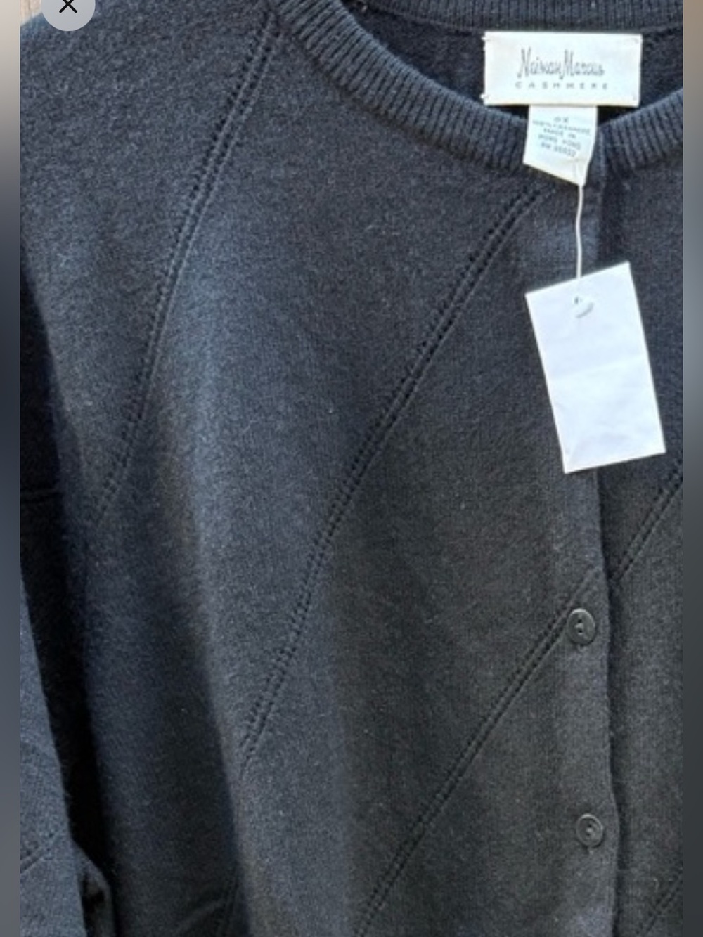Neiman Marcus Cashmere cardigan sweater - Picture 5 of 5